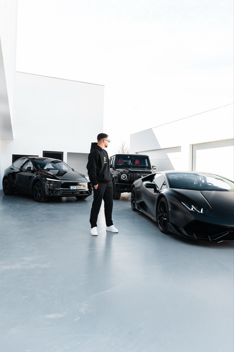 Tiagovski555's tweet photo. A garagem ficou ainda melhor 🔥
Huracán, G63 e o novo Tesla Model Y Performance 2026 ⚡
O caminho até aqui torna tudo ainda mais especial. https://t.co/LbRehvjNeW