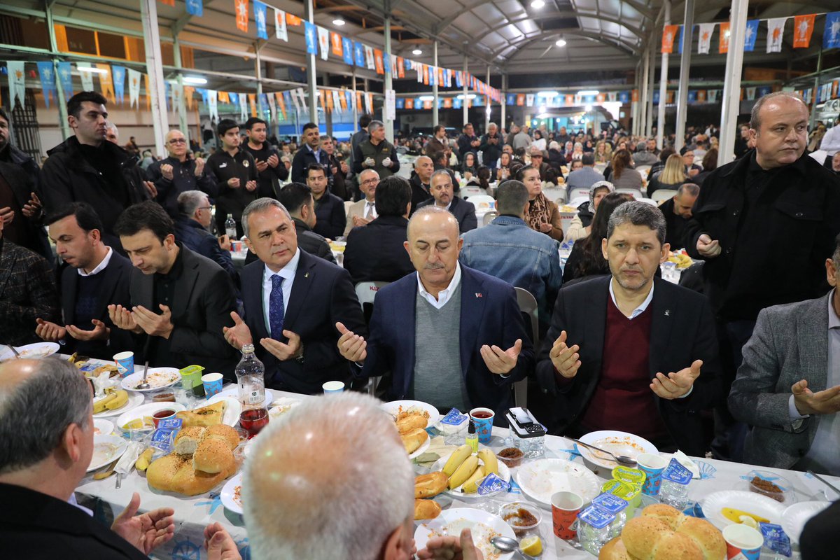 avmustafakose's tweet photo. Alanya ilçe teşkilatımızın düzenlemiş olduğu iftar programında kuruluştan bugüne Alanya teşkilatımızda görev almış dava arkadaşlarımızla ve hemşehrilerimizle buluştuk. Organizasyona emeği geçen başta ilçe başkanımız Mehmet Şarani Tavlı olmak üzere herkese teşekkür ediyoruz… https://t.co/QAmkhJTPyA