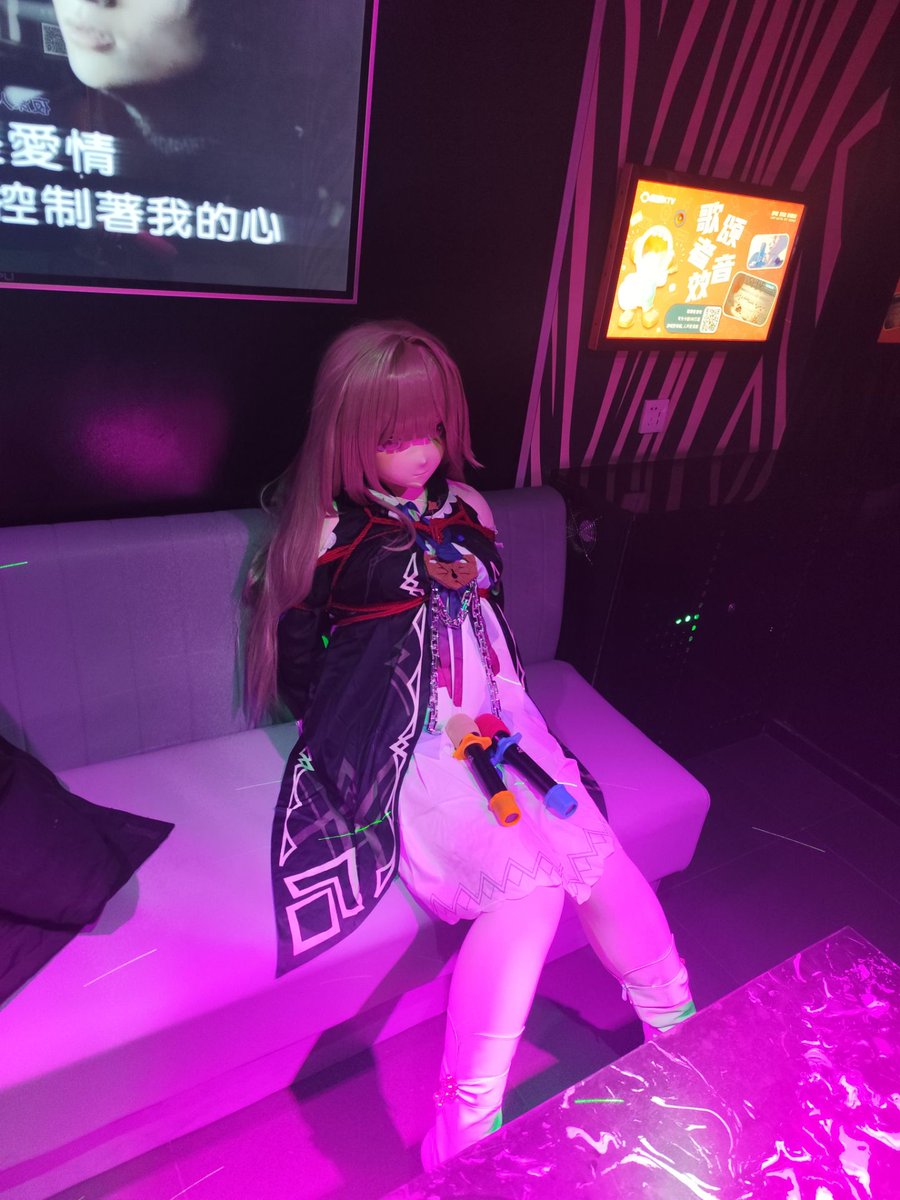 安可露 tweet media