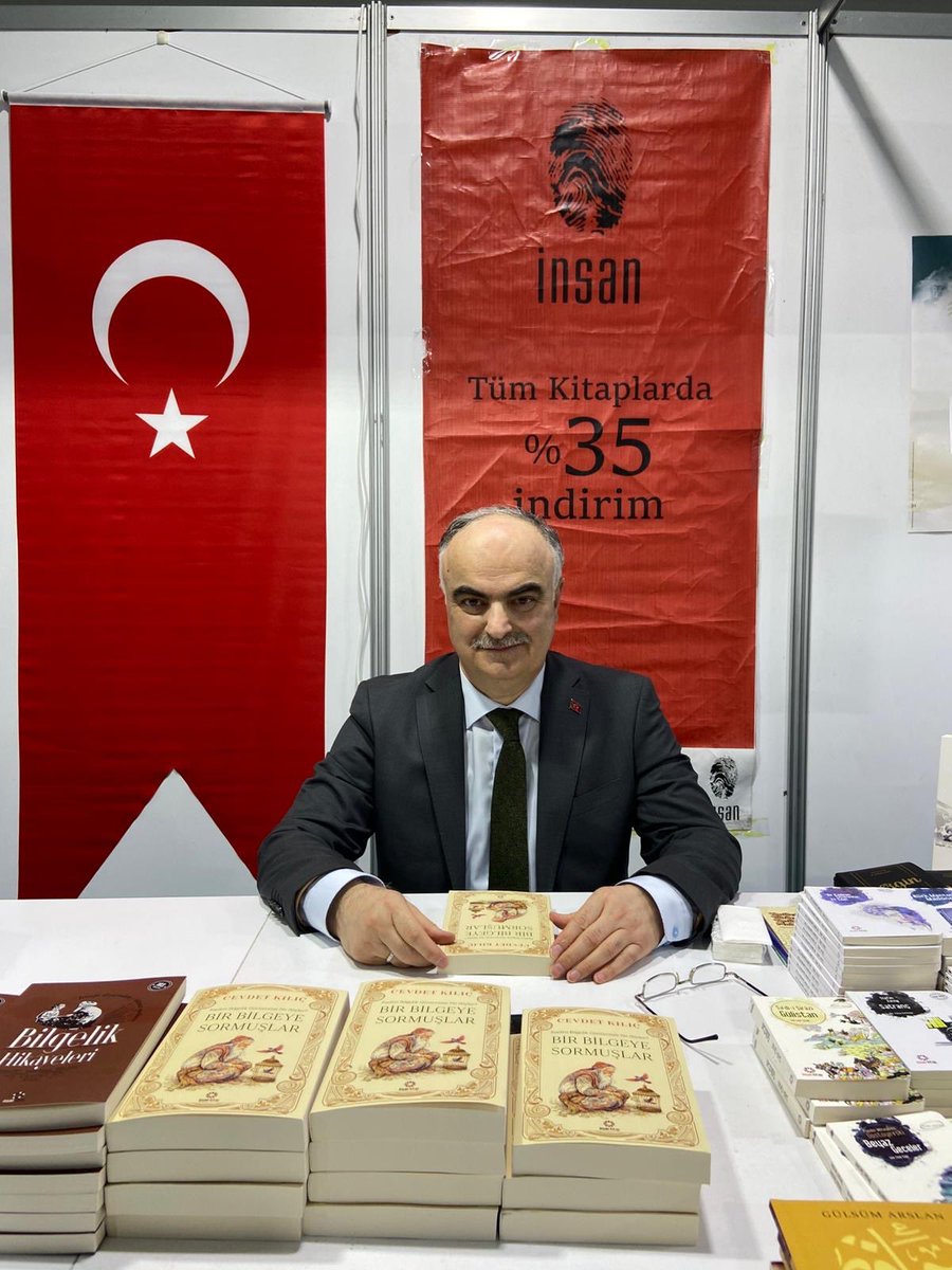 insankitap's tweet photo. 43. Türkiye Kitap ve Kültür Fuarı kapsamında yazarımız Cevdet Kılıç okurlarıyla bir araya geldi.

📍Hacı Bayrâm-ı Velî Camii, Ankara https://t.co/B4TjsTq6GW