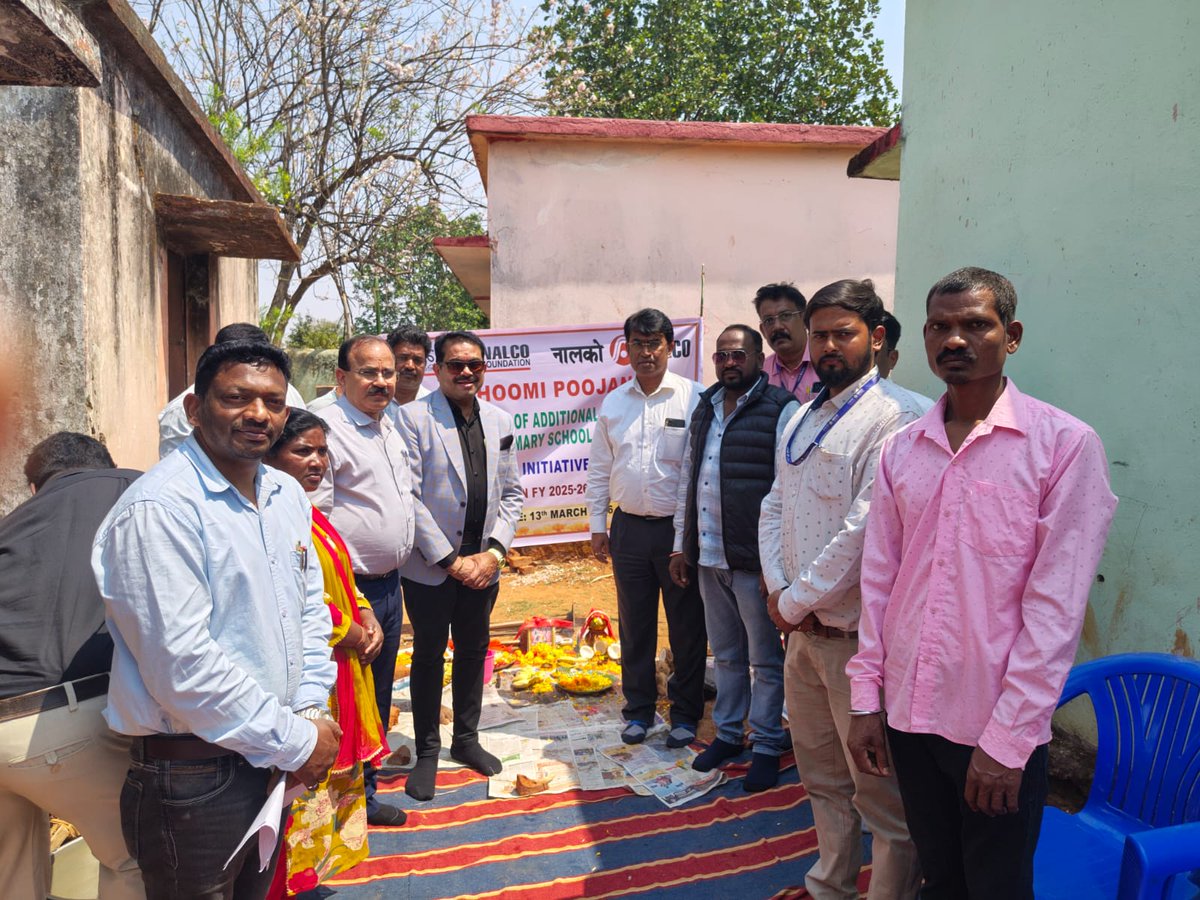 NALCO_India's tweet image. Reaffirming our commitment to #CommunityDevelopment, a Bhoomi Pujan ceremony was held at Upper Primary School, Kharaguda, in the peripheral villages of M&amp;amp;R Complex, #Koraput, #Odisha for the construction of an additional classroom. The ceremony was attended by Shri Asutosh Rath,