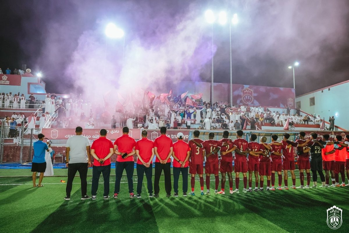 محمد بالقرون. tweet media