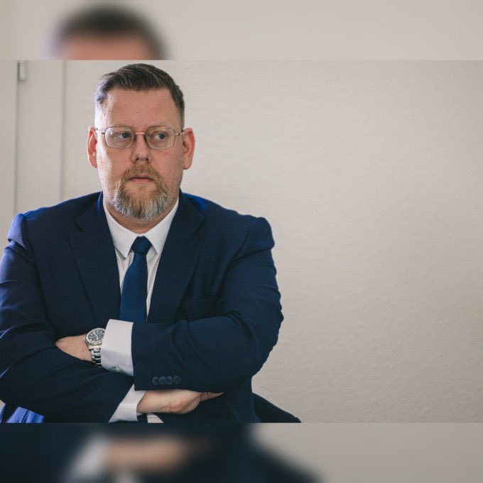 🚨🇫🇷 FLASH | « Nique les Arabes [...] La balade des sales rebeux [...] Heil Hitler », le candidat RN Yannick Magnier a participé sous pseudonyme à des lives diffusant des propos racistes et faisant l’apologie du IIIe Reich.