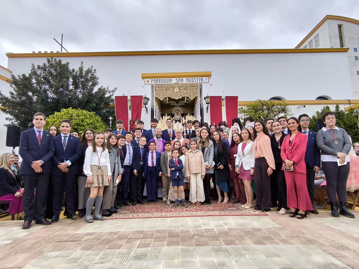 En #AlcaládeGuadaíra hemos celebrado el XXV Aniversario de la Bendición de la imagen de la Virgen de la Oliva, titular de la Hermandad de la Borriquita, <a href="/HdadBorriquita/">Hermandad Borriquita</a>, en la Parroquia de San Agustín. Fiesta grande para la Hermandad, la Parroquia y la Ciudad.