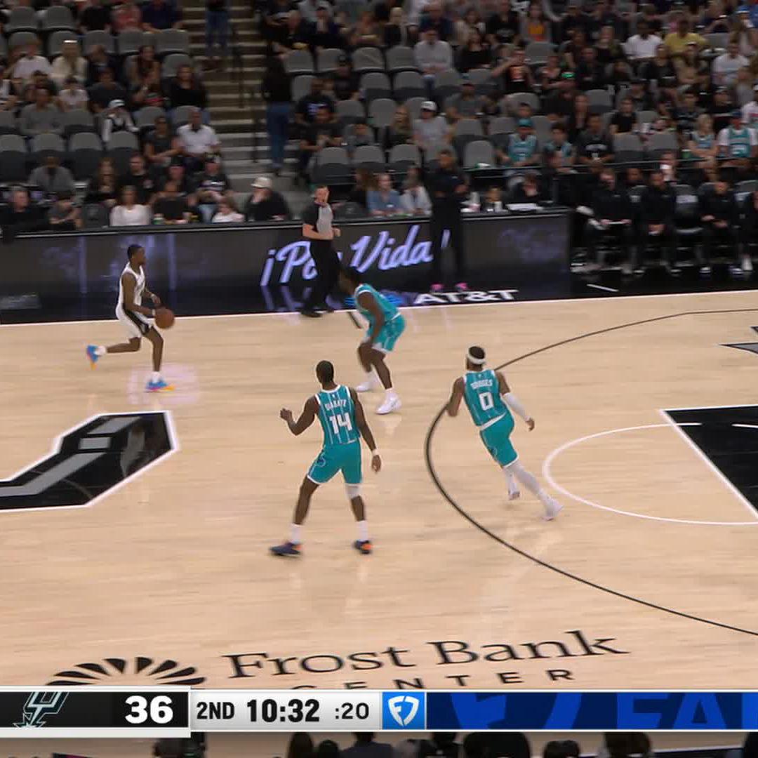 THE DIME. THE DUNK. 🤌
📺 @FanDuelSN_SW, @NBAonPrime