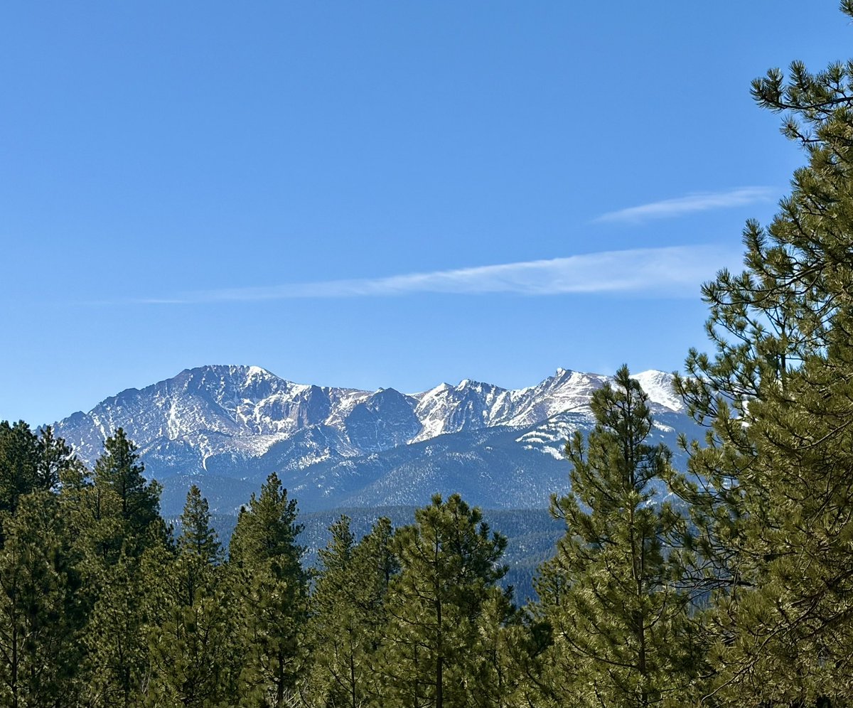 #HappySaintPatricksDay! 🍀 We certainly have the luck o’ the #Irish in #Colorado—beautiful sunshine &amp; 60 degrees ☀️ (but tomorrow’s going to snow! ❄️). Hope you find a pot o’ gold in the simple joys of family, friends &amp; great beer today🍺