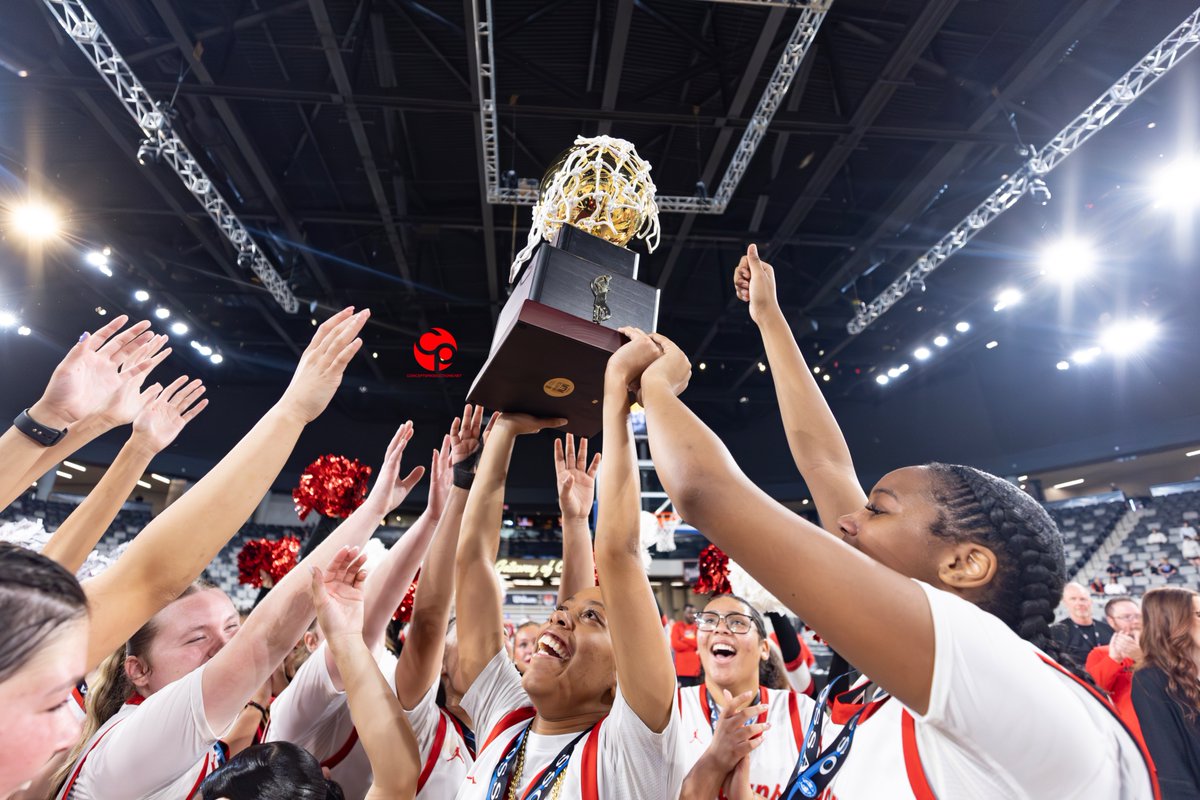 JwiggNBA's tweet photo. The Carl Albert @LadyTitans_BB defeated Newcastle 47-45 to win the class 5A state basketball championship. 
@JwiggNBA for @MWC_Beacon https://t.co/ARVlbVnrDk