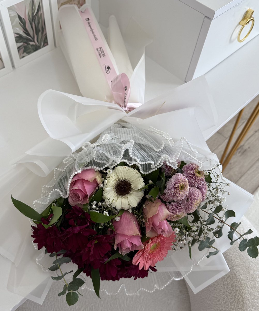 Çiçek almayı masraf değil, incelik gören oğlanla 💖✨