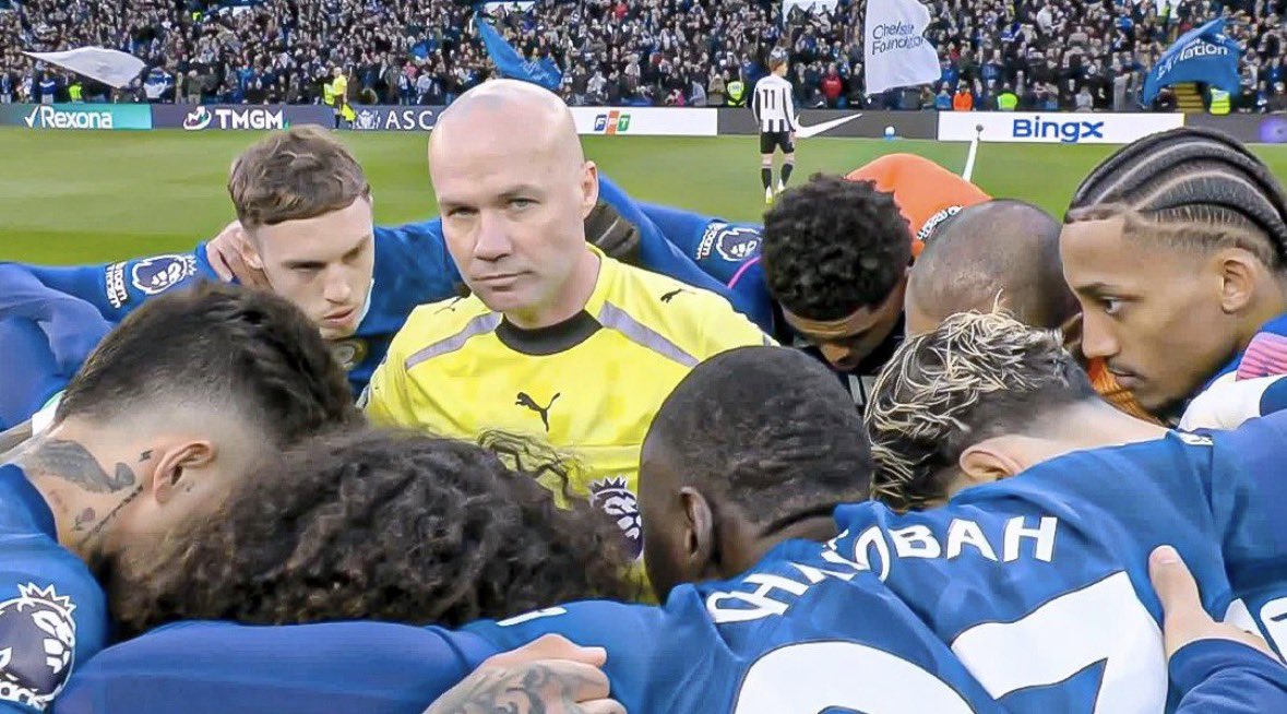 dazzbell's tweet photo. @ChelseaFC Couldn’t even muster it up with your 12th man fucking honking football club https://t.co/bZSJptHHrw