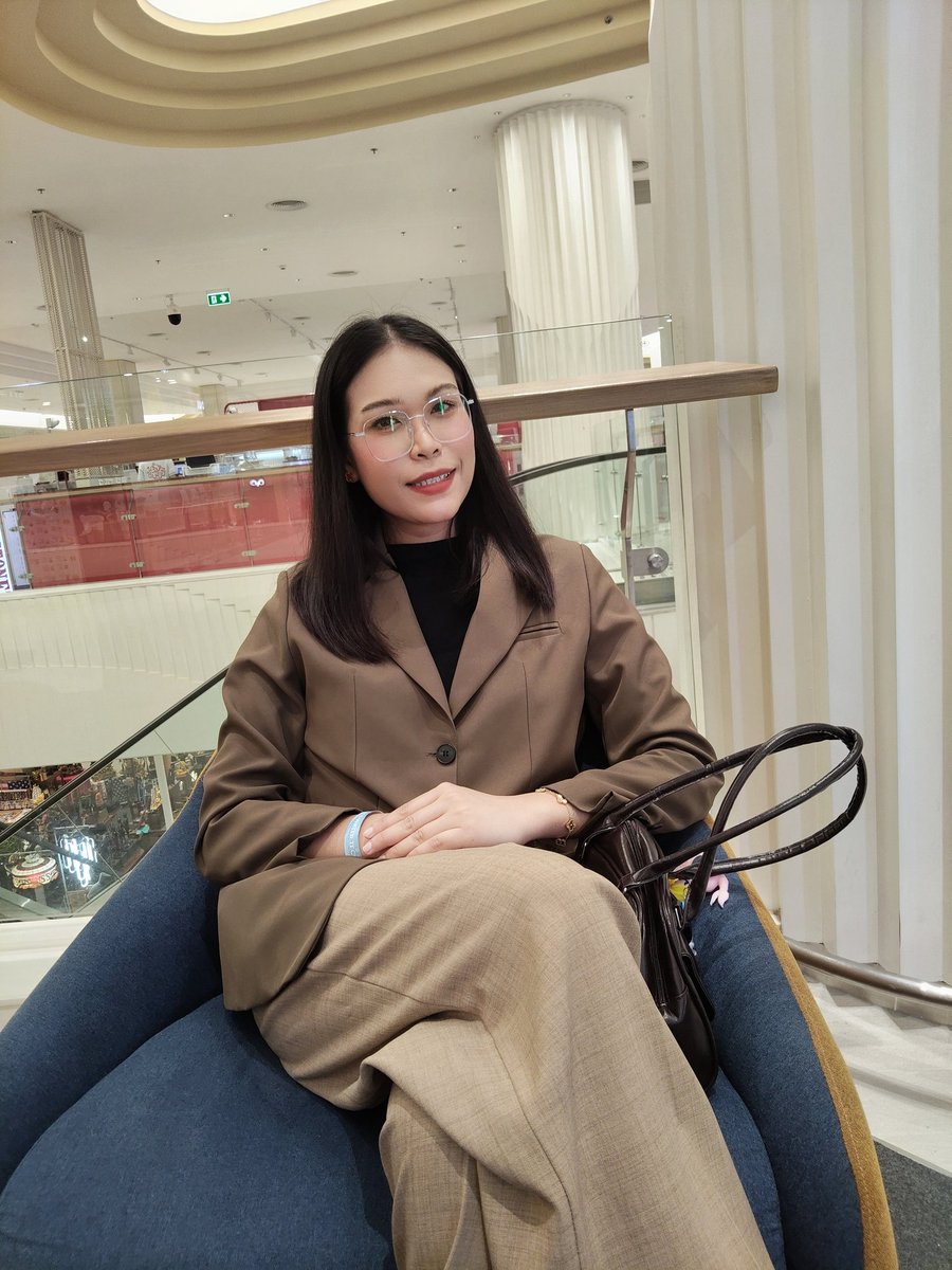 ออยลี่ tweet media