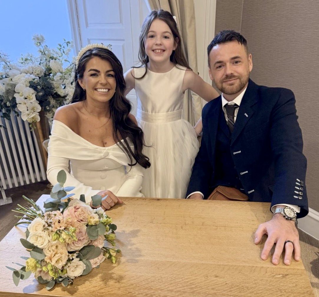 NYcheesy's tweet photo. So proud &amp; happy 💛👰🏻‍♀️🤵🏻‍♂️🥂🍾
#MyFam 🥰 https://t.co/bGiQfiGvRc