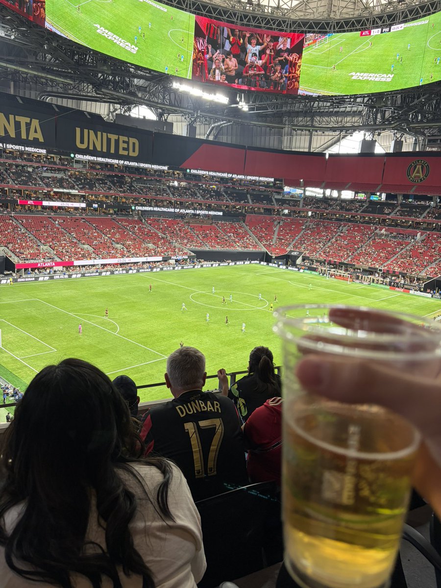 Game 2 and the new bartender outside my section already knows i just want a Coors and starts pouring it as i walk up #expand