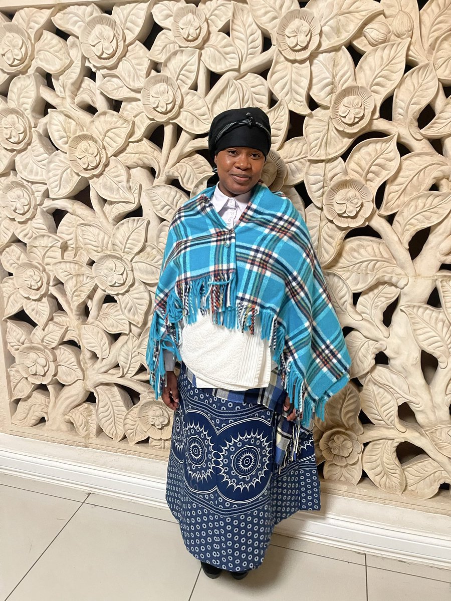 Nthabi_Msibi's tweet photo. Awww Limise my Dear 🥹♥️, iAward yakwa Mabandla Le 👌😂🔥🔥🔥Congratulations to you at @Zenande_Mcfen you gave us nothing but the best in all your performances, A True Actor 👏🏾💪🏽 #Saftas19 https://t.co/HKXJu3YdRB