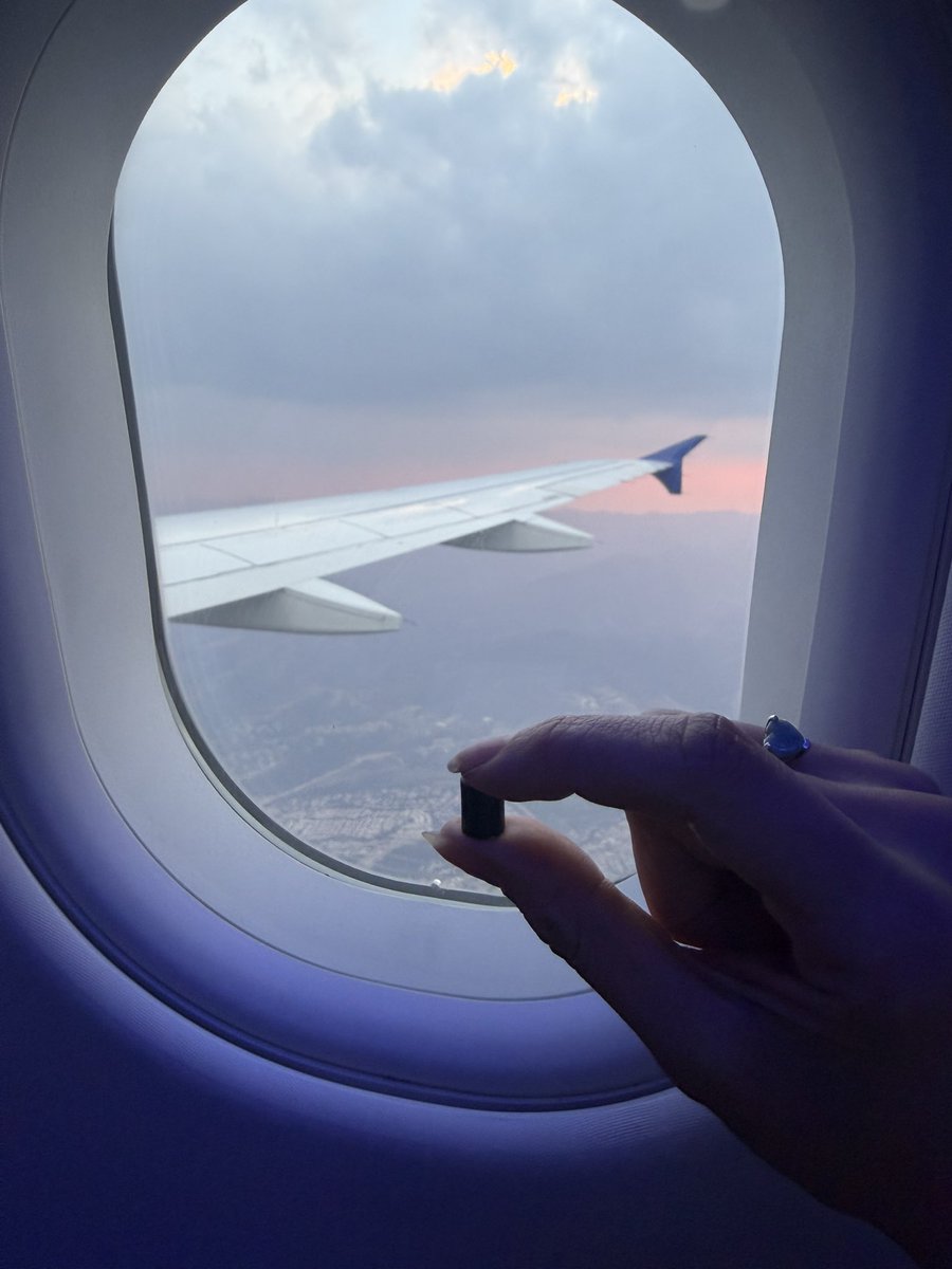 Nuclear Hazelnut 👷🏻‍♀️ tweet media