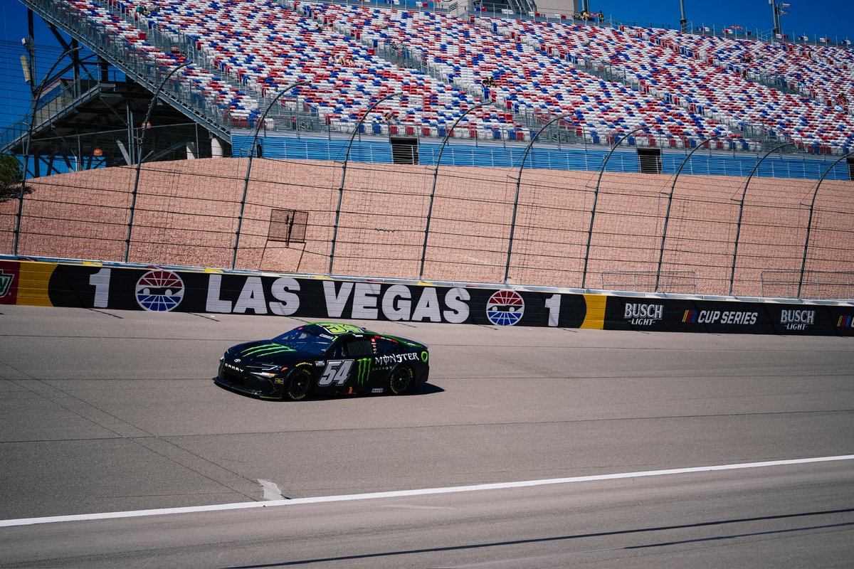 JoeGibbsRacing's tweet photo. Here’s how the Cup guys will line up for tomorrow’s race @LVMotorSpeedway 

P1 - @CBellRacing 
P2 - @dennyhamlin 
P3 - @TyGibbs 
P18 - @chasebriscoe 

#TeamToyota https://t.co/I6DdAFu0ax