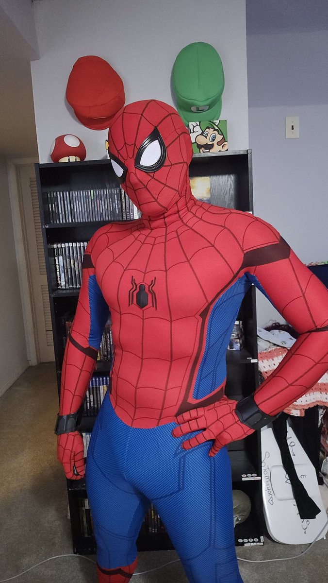 Spider_Menace's tweet photo. Doing some test photos in my new Spidey suit. Hoping to start doing more shoots and events this year.

Suit by https://t.co/FtZkmZnqJk
Webshooters by TJackFX and Portugeek

#Spiderman #cosplay #spidermanbrandnewday #spidermanhomecoming 
#marvel https://t.co/5R6CtXL0Aq