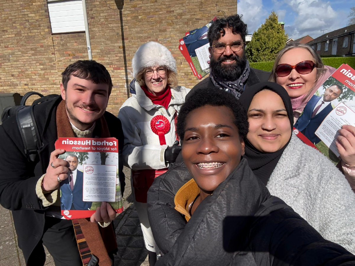 LarisaZilickaja's tweet photo. Canvassing in the sunshine today across three wards - Maryland, Canning Town North and Forest Gate North โ๏ธ๐น
Proud and happy to be part of such an amazing Labour Party team โ full of energy, dedication, and commitment to Newham.
#NewhamLabour๐น๐น๐น https://t.co/I7EaakOk0h