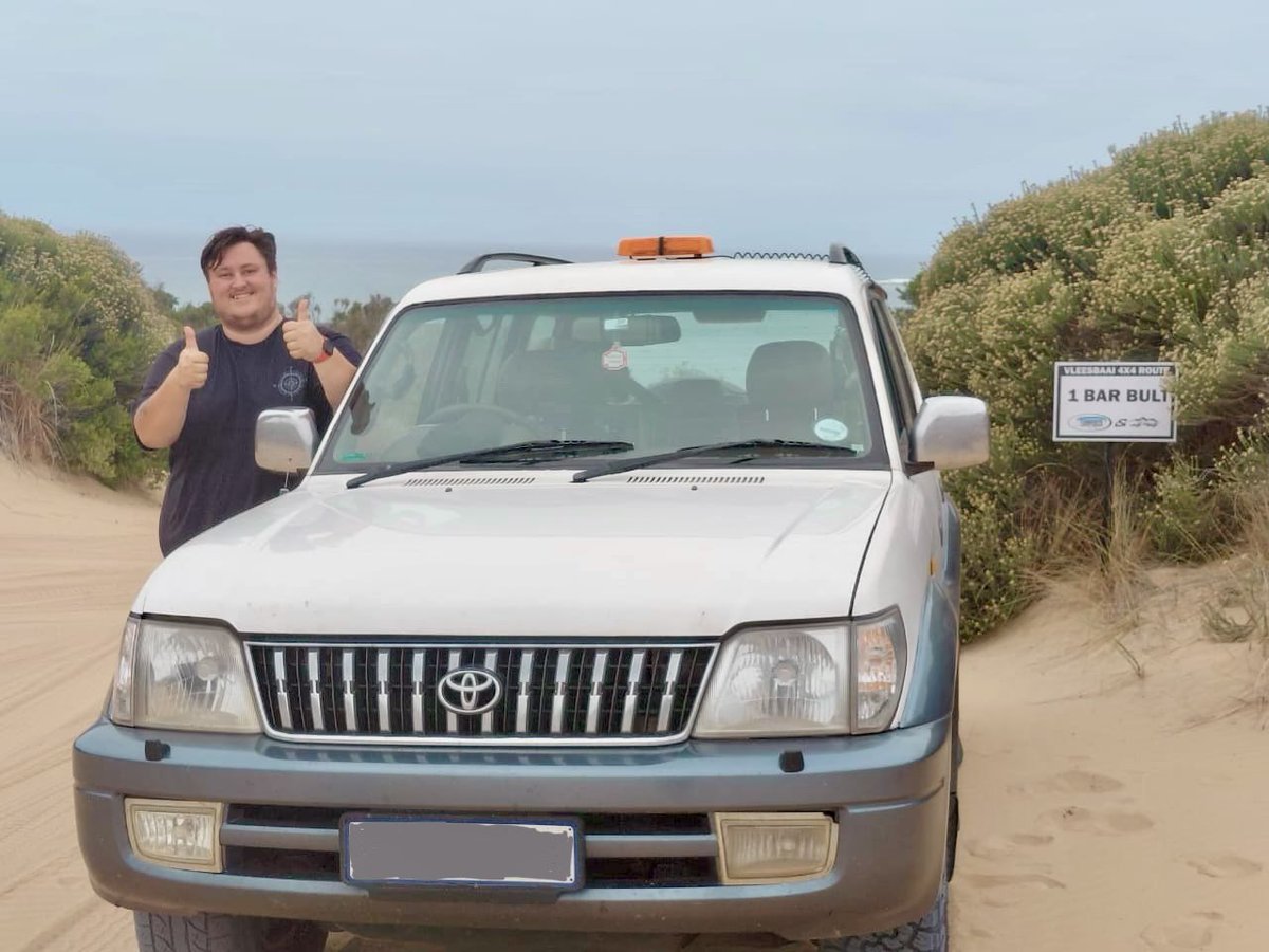 Grob_Plays's tweet photo. First time off-roading on sand (or at all really), had a hell of a time and formed a strong bond with my car. This thing is a beast! https://t.co/dWedezRT43
