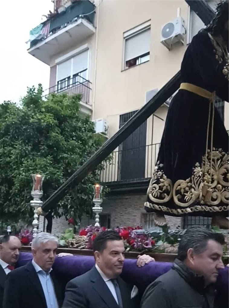 CofradeCostero's tweet photo. Un honor poder llevar en andas al Señor de la Caridad de la @HermandadSJO  en su Vía-Crucis.

Agradecimiento a su Junta de Gobierno por acordarse de nosotros para este cometido.

#cuaresma2026 
#SemanaSanta 
#elcostero 
#Cuaresma https://t.co/6GBqPKWuKE