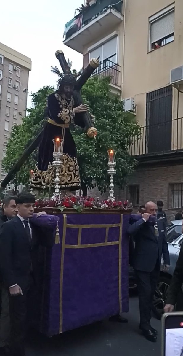 CofradeCostero's tweet photo. Un honor poder llevar en andas al Señor de la Caridad de la @HermandadSJO  en su Vía-Crucis.

Agradecimiento a su Junta de Gobierno por acordarse de nosotros para este cometido.

#cuaresma2026 
#SemanaSanta 
#elcostero 
#Cuaresma https://t.co/6GBqPKWuKE
