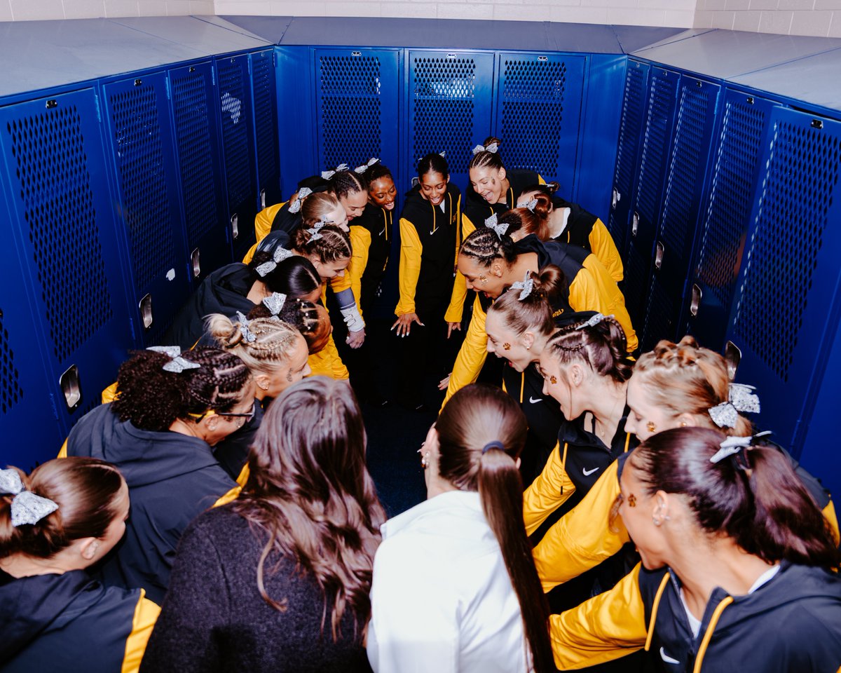 MizzouGym's tweet photo. Some of the best snapshots from our historic W 📸

#MIZ🐯 https://t.co/ZLRqkggojy