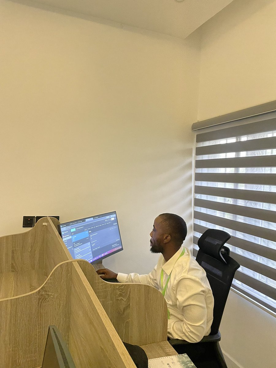 FirstClassPilot tweet media