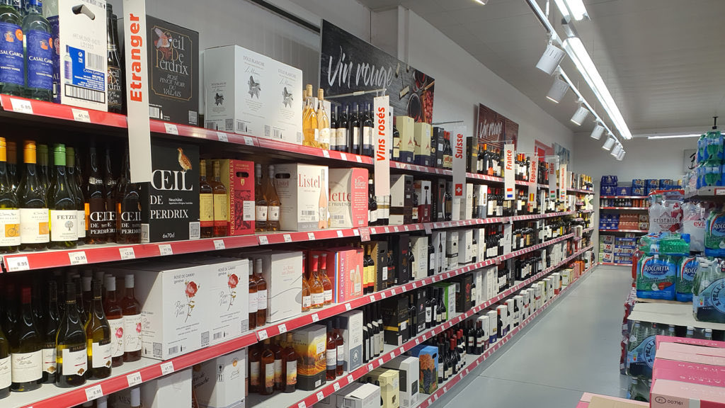 PaulTrismuth's tweet photo. @Rainmaker1973 Migros sells alcohol through Denner, a major chain of stores they acquired, whose alcohol section regularly occupies a third of the shop.

Migrolino, their chain of roadside shops, also sells alcohol.

🇨🇭 #Migros #Denner #Migrolino
#Switzerland #Suisse #Alcohol https://t.co/VBRKYiOucx