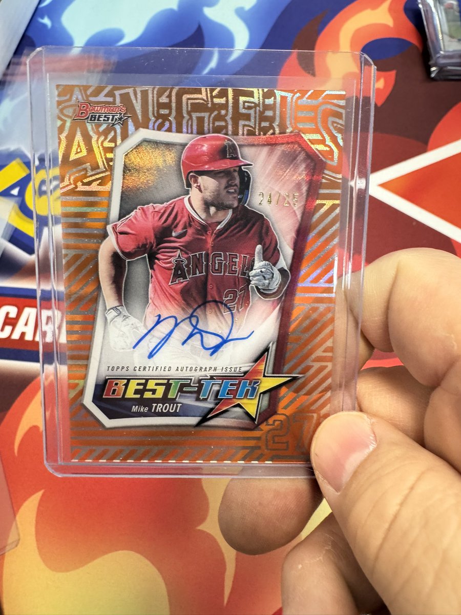 AANCollect's tweet image. Customer pulled this acetate Mike Trout auto in our first bowman’s best 2 hobby box break on release day!  #topps #bowmansbest #groupbreak
