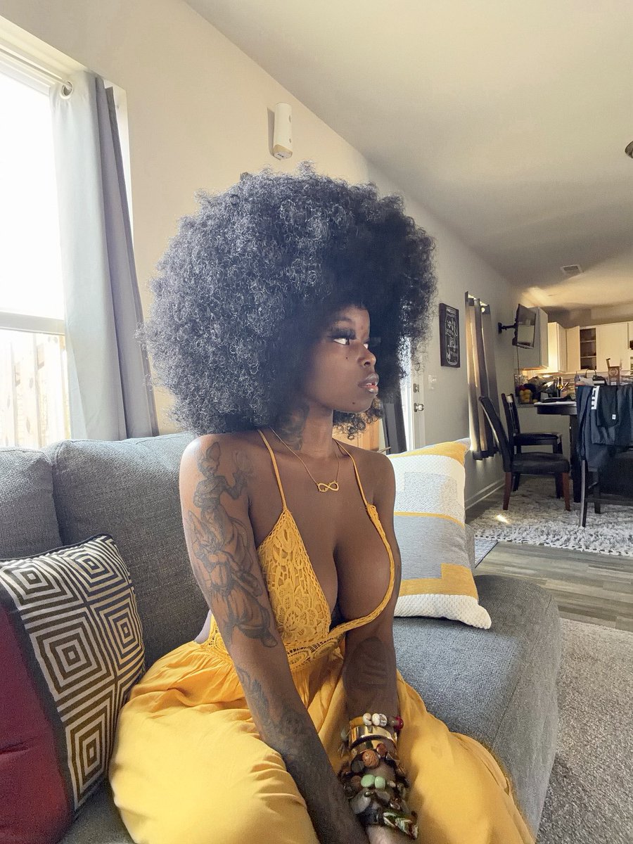 Everybody’s Fav Gamer Gyal “ DONT SLEEP ON MEH tweet media