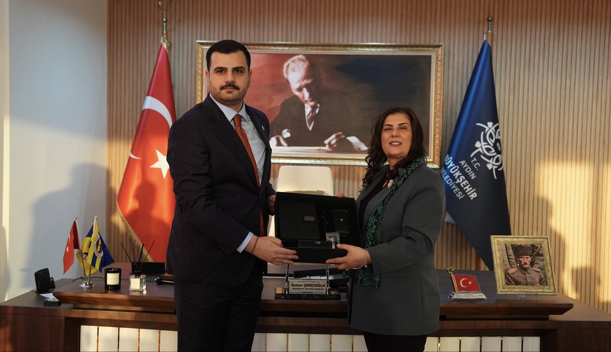 📍Aydın

Aydın Büyükşehir Belediye Başkanımız Sayın Özlem Çerçioğlu’nu ziyaret ettik.

AK Parti'mizin hizmet belediyeciliğini Aydınlı hemşehrilerimizle buluşturan Başkanımıza çalışmalarında başarılar diliyoruz.

Durmak yok, yola devam..🇹🇷

<a href="/OZLEM_CERCIOGLU/">Özlem ÇERÇİOĞLU</a>