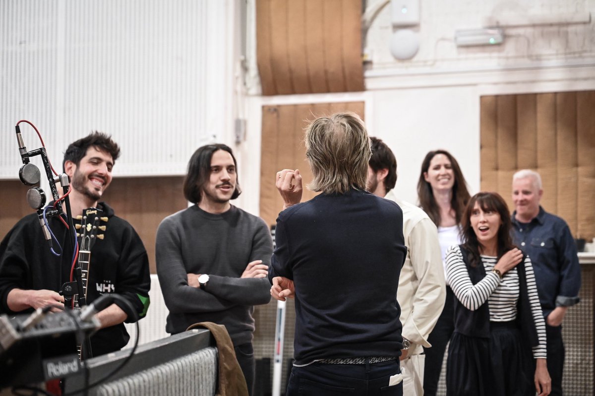 Los Mesoneros tweet media