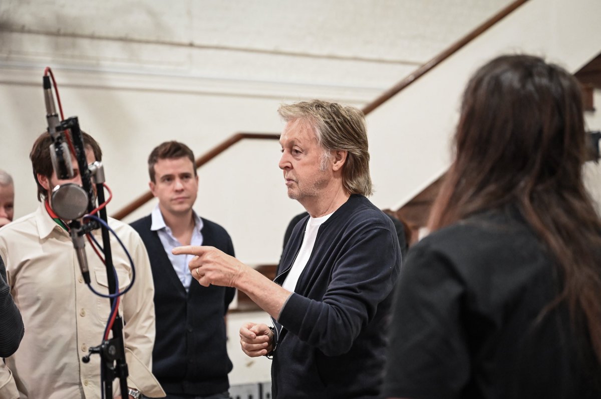 Los Mesoneros tweet media