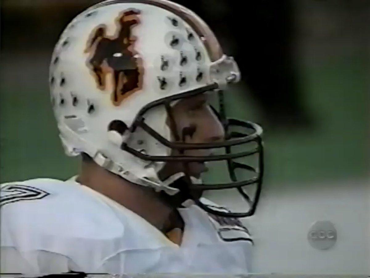 no context pokes tweet media