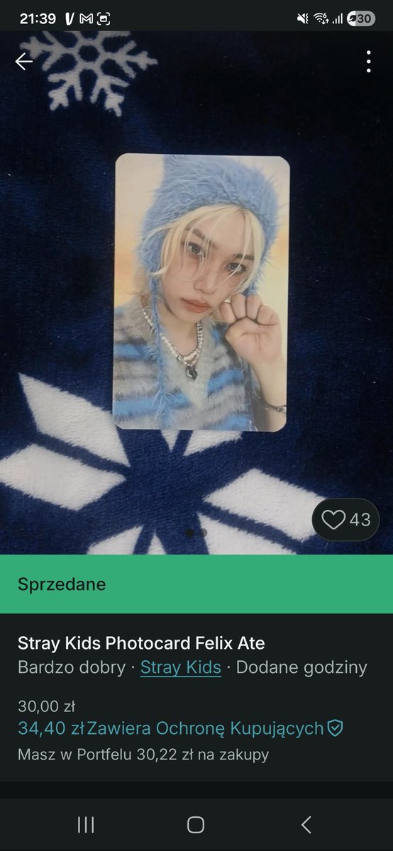 Talim896's tweet image. Ostrzegam przed xvxe na vinted, sprzedaje same podróbki kart nie oznaczając tego (napisałam jej o tym to nawet nie odczytała). Teraz widze że sprzedała podróbkę kotkowego Felixa, współczuję tej osobie🥲

#dwayor #vinted #fakephotocards #straykids