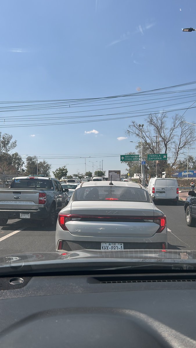 Bien padre su operativo <a href="/Trafico_ZMG/">TráficoZMGuadalajara</a> <a href="/MovilidadZap/">Movilidad Zapopan</a> <a href="/GobiernoJalisco/">Gobierno de Jalisco</a>