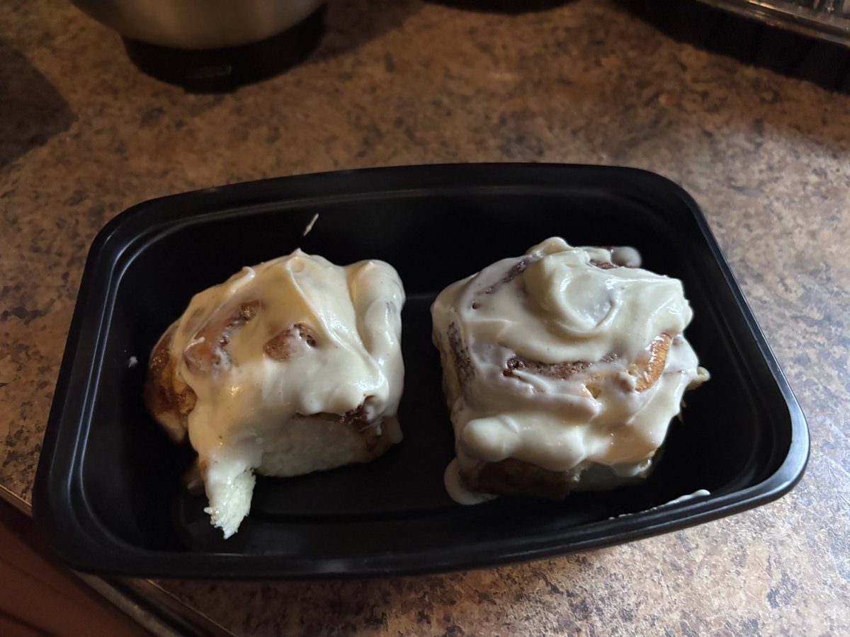 cinnabonsmuse's tweet photo. user cinnabonsmuse on twitter makes cinnamon rolls :0 https://t.co/9BemXxRzHT