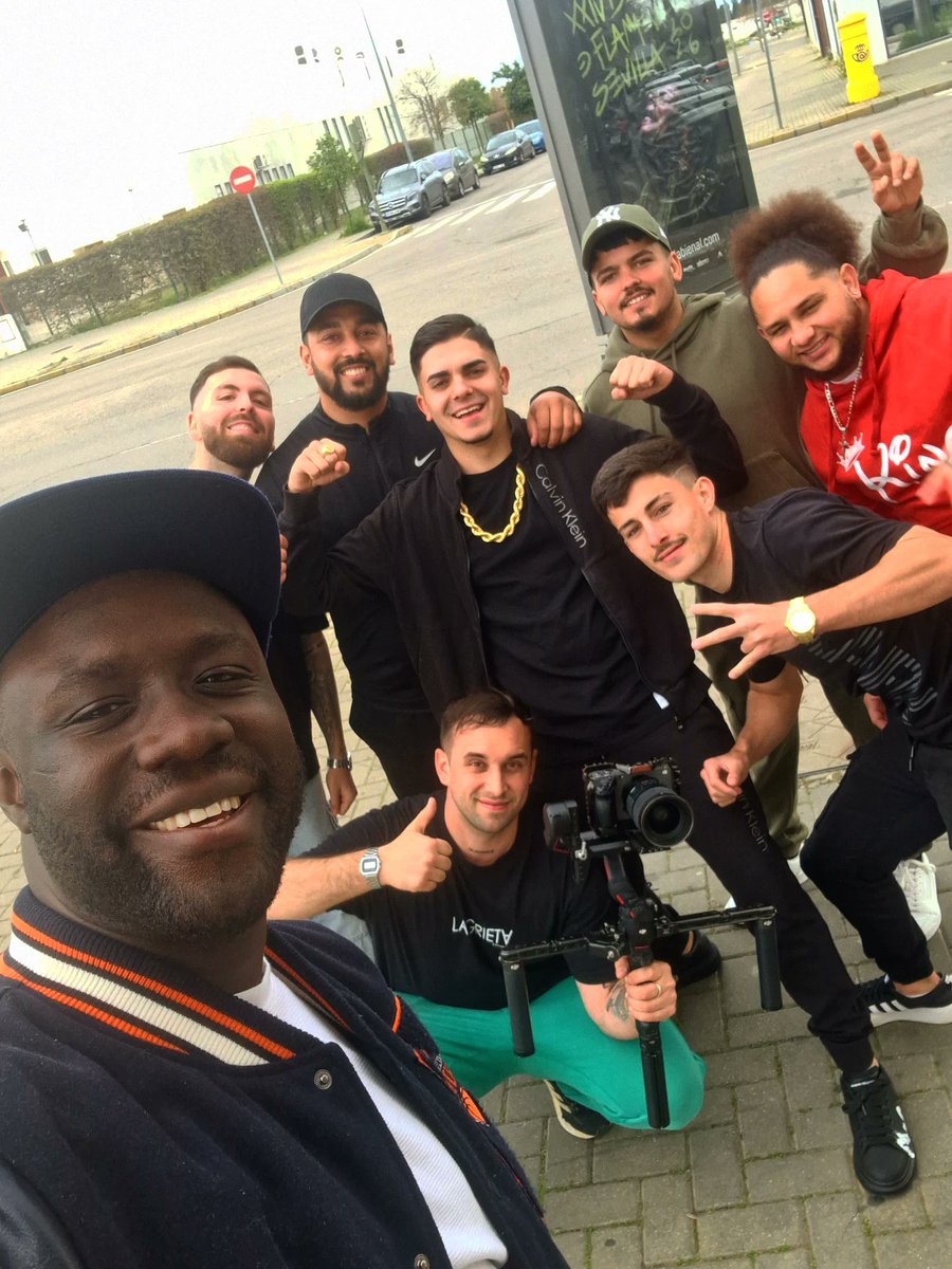 Negro Jari tweet media