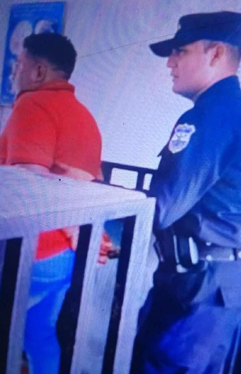 NCES_1's tweet photo. 🔴 CAPTURAN A GERSON ORELLANA, DUEÑO DE CREDICASH.
En las últimas horas se informó sobre la captura de Gerson Orellana, propietario de Credicash y del grupo empresarial Imperio Yajaira.
Hasta el momento, autoridades no han brindado mayores detalles sobre el caso. #NCES 🇸🇻 https://t.co/MjgAFM9y3n