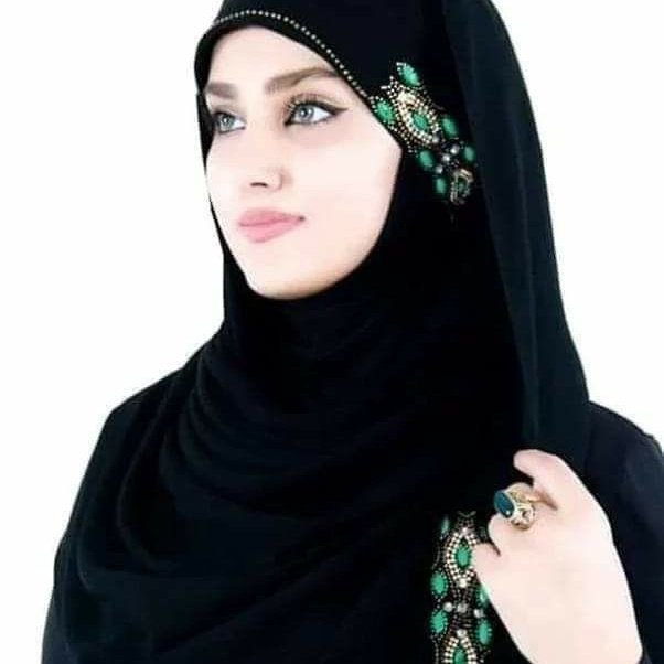 دیکھ کے تجھےطلب جہاں نہ رھی
خود کو بھی بھول گئے حصار  میں تیرے
#afza📝