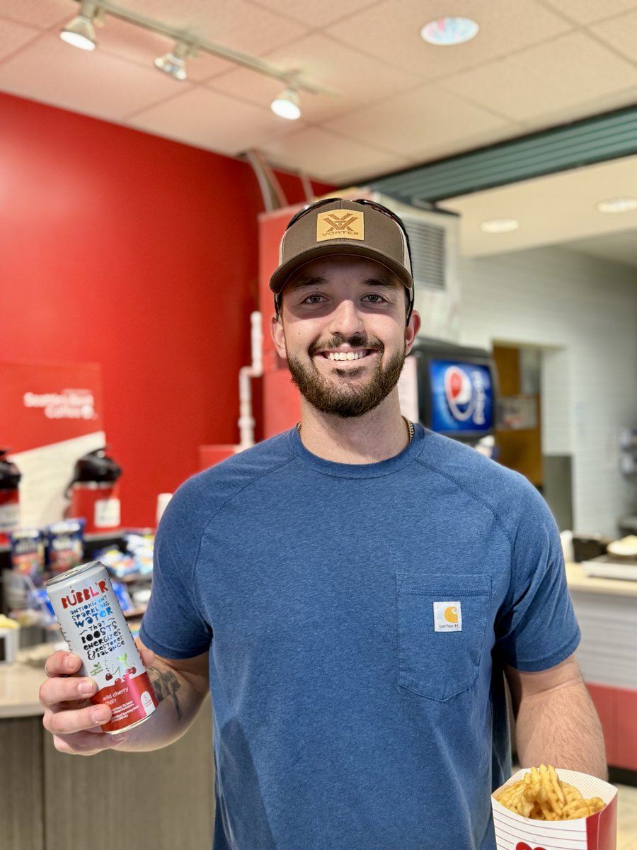 Need an energy boost after break?🔋🌷 

There's a Bubbl'r waiting for you at Redhawks Market! 

Bubbl'r provides a natural energy boost and antioxidants.

📍: Redhawks Market
🪪 : Flex Dollars

#SEMODining #SEMO #Bubblr #naturalenergy #energydrink