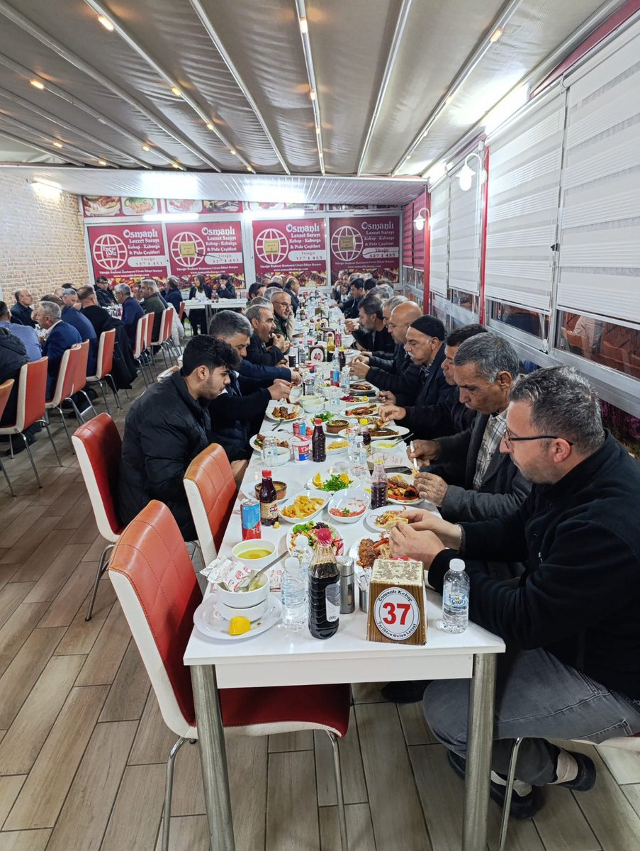 📍Yüreğir

Ramazan ayının bereketini ve kardeşlik iklimini paylaşmaya devam ediyoruz. 🌙

İlçe Başkanımız Sn. Mehmet Murat Kılınç ve kıymetli teşkilat mensuplarımızla birlikte, Meclis Üyemiz Sn. İrfan Sancaklı’nın ev sahipliğinde düzenlenen iftar programında kıymetli mahalle