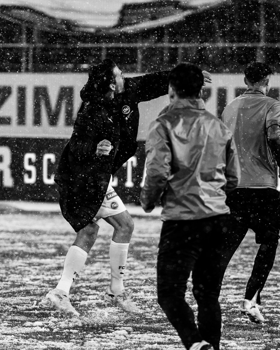 FCSG_1879's tweet photo. Kommt gut und sicher nach Hause! ❄️ Einen schönen Sonntag, liebe Espen! 💚🤍
#FCSG #GrüewissImHerz #FCSGLUG https://t.co/F6PvDosBIb