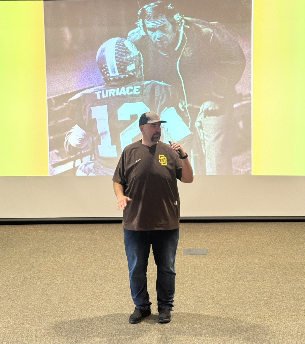 Chris Fore tweet media