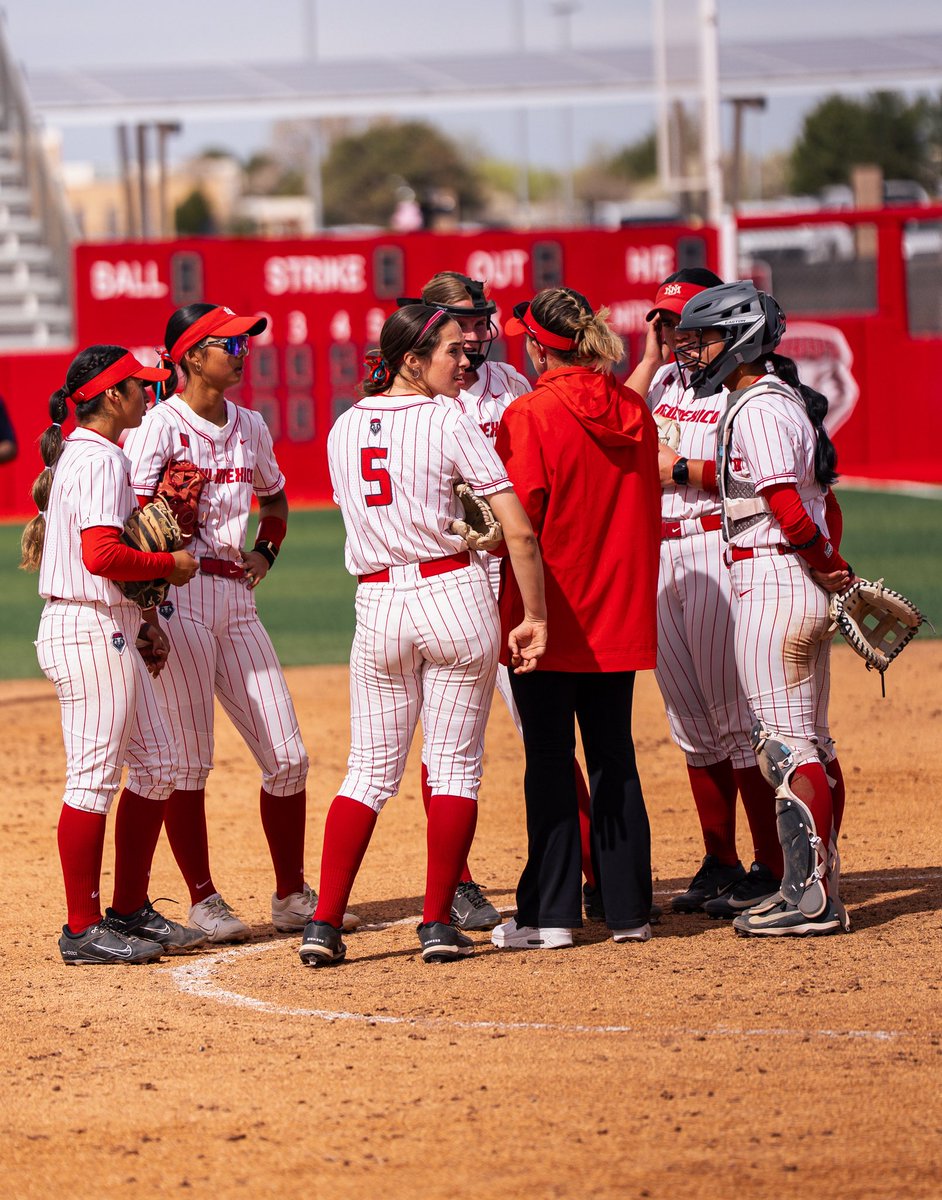 UNM Softball tweet media