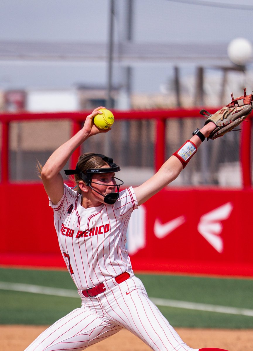 UNM Softball tweet media