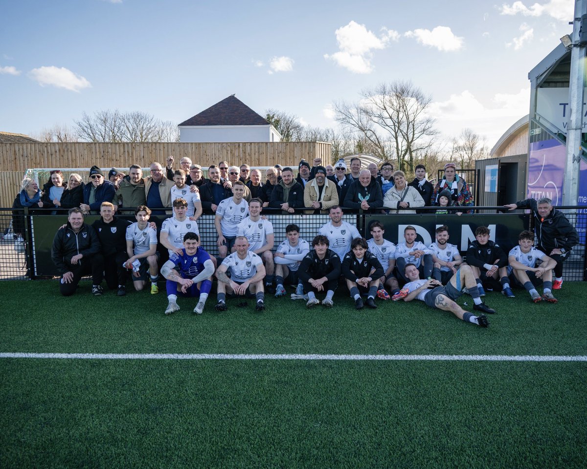 amymarshallcreative tweet media