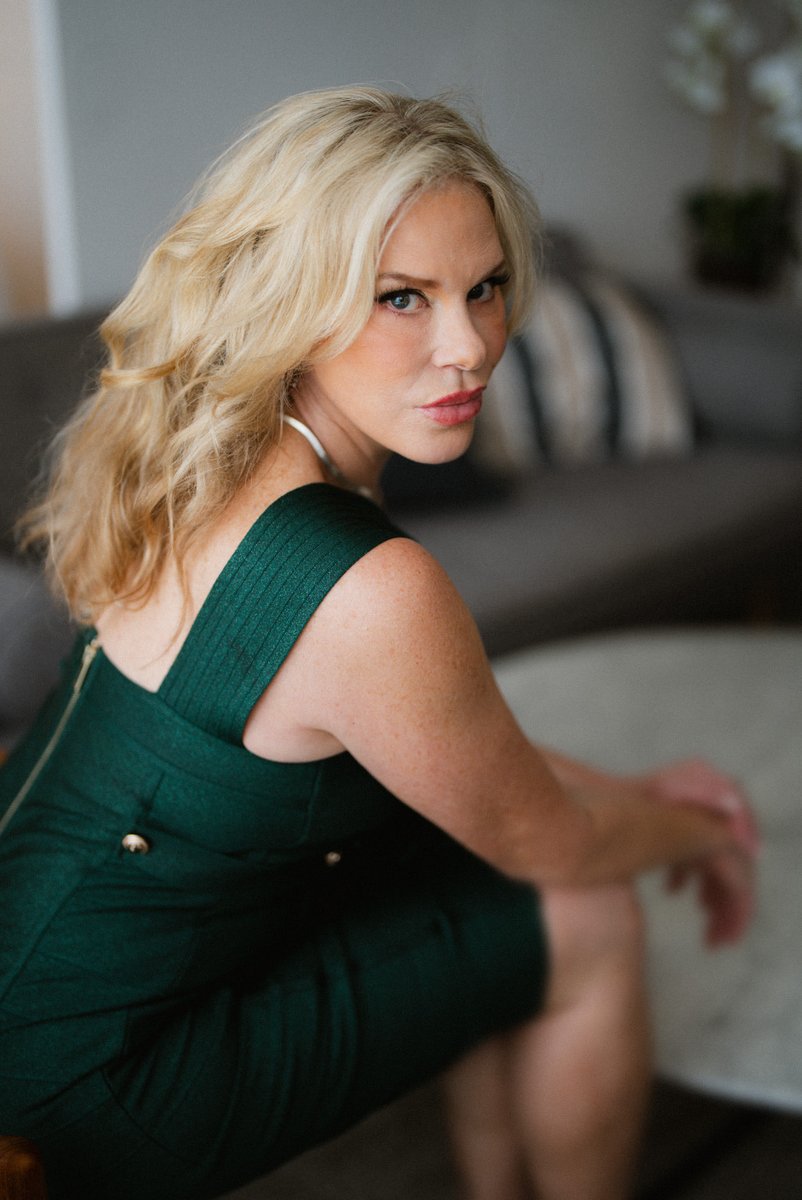 Natalie Jay tweet media