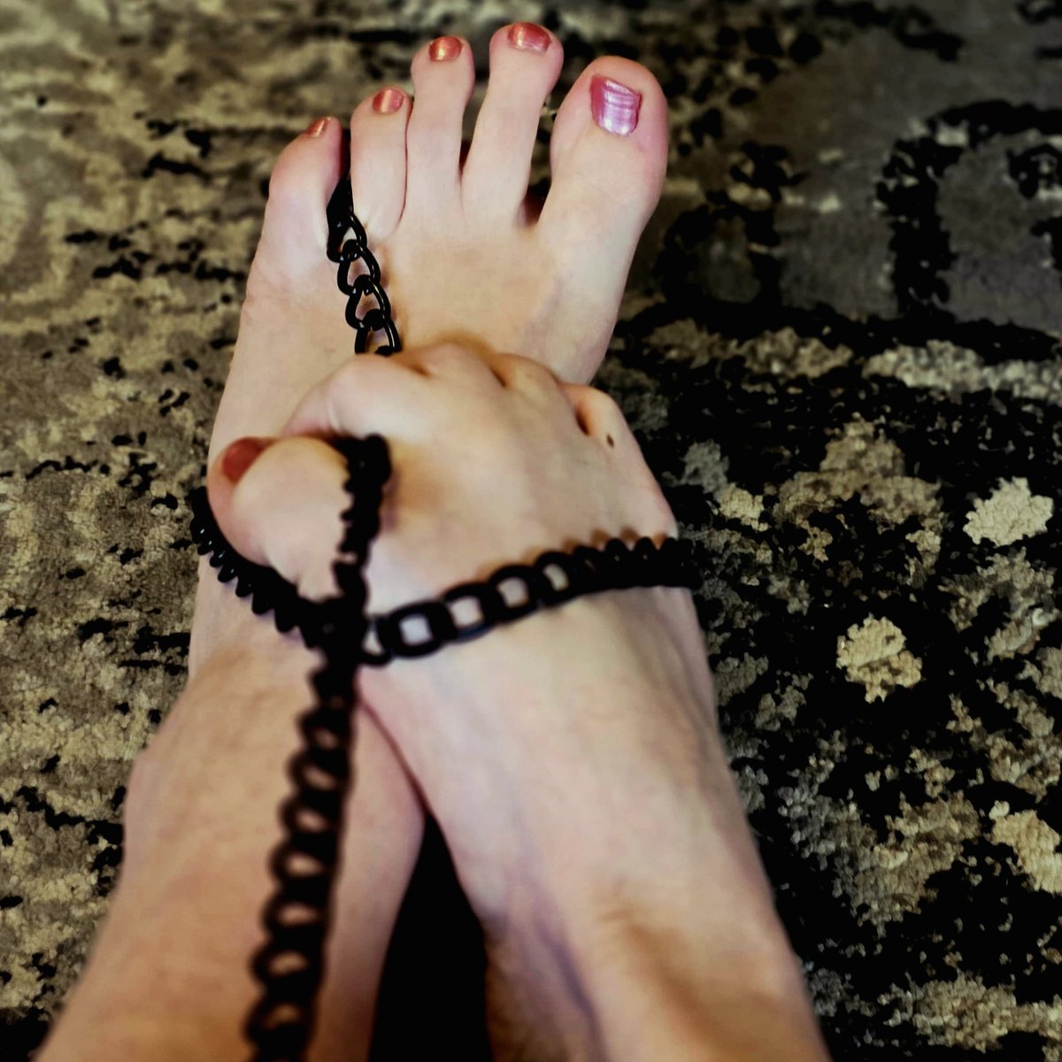 cherrytoesmel's tweet photo. Come with me 😏

#feetfetısh #footfetısh @rt_feet https://t.co/1c4Yvnuqsz