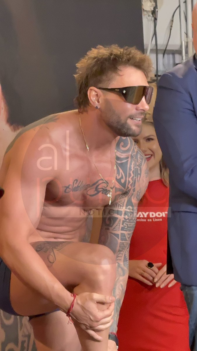 AlPuntoNoticias's tweet photo. 🚨#NICOLAPORCELLA sorprende con cuerpazo al bajar de peso para enfrentar a #ALDODENIGRIS en el Ring Royale🚨

¡CUERPAZO!... el que presumió #NicolaPorcella durante el pesaje a un día de las pelas más virales de #RingRoyale 🔥🔥🔥 https://t.co/eYk3fIPXiy