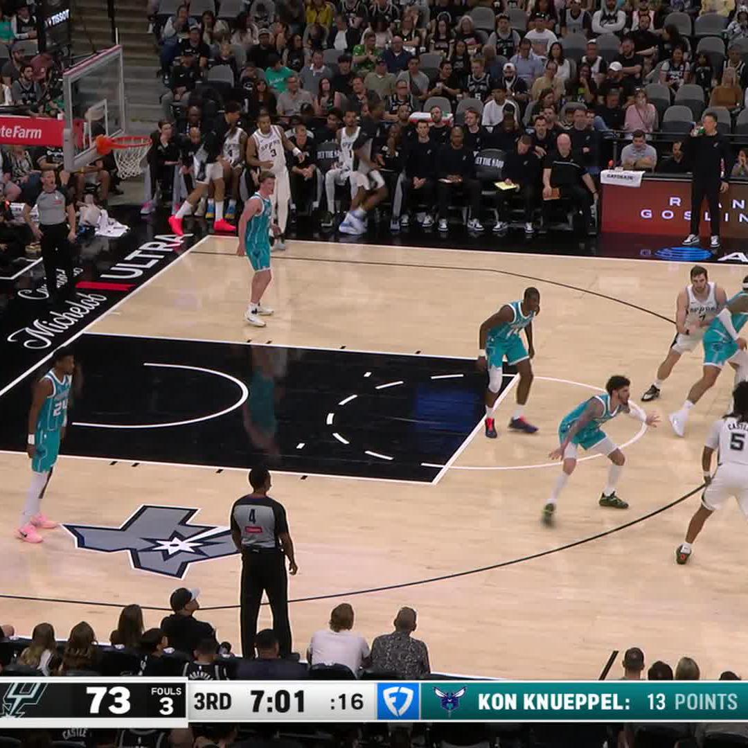 NOT IN HIS CASTLE 🏰
📺 @FanDuelSN_SW, @NBAonPrime